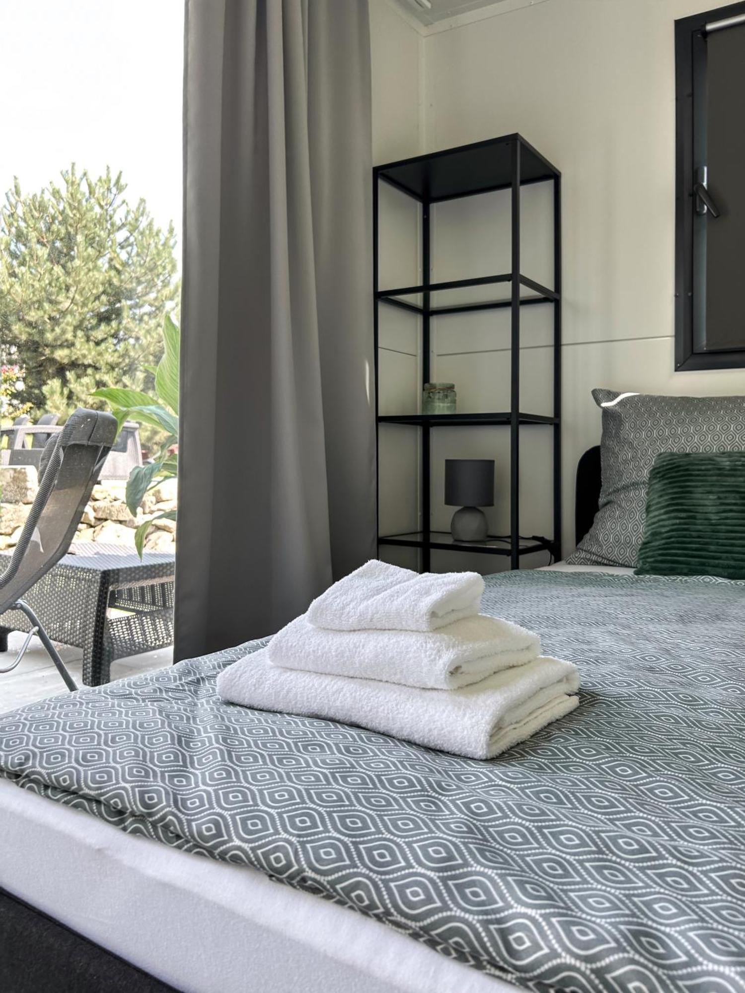 Ferienwohnung Tiny House Mezi Sklepy Kobylí Exterior foto